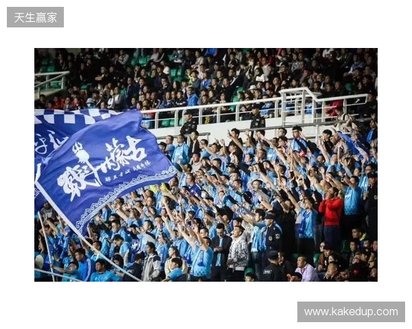 阿森纳丢联赛杯，基翁在节目上情绪失控和一名曼联球迷对线